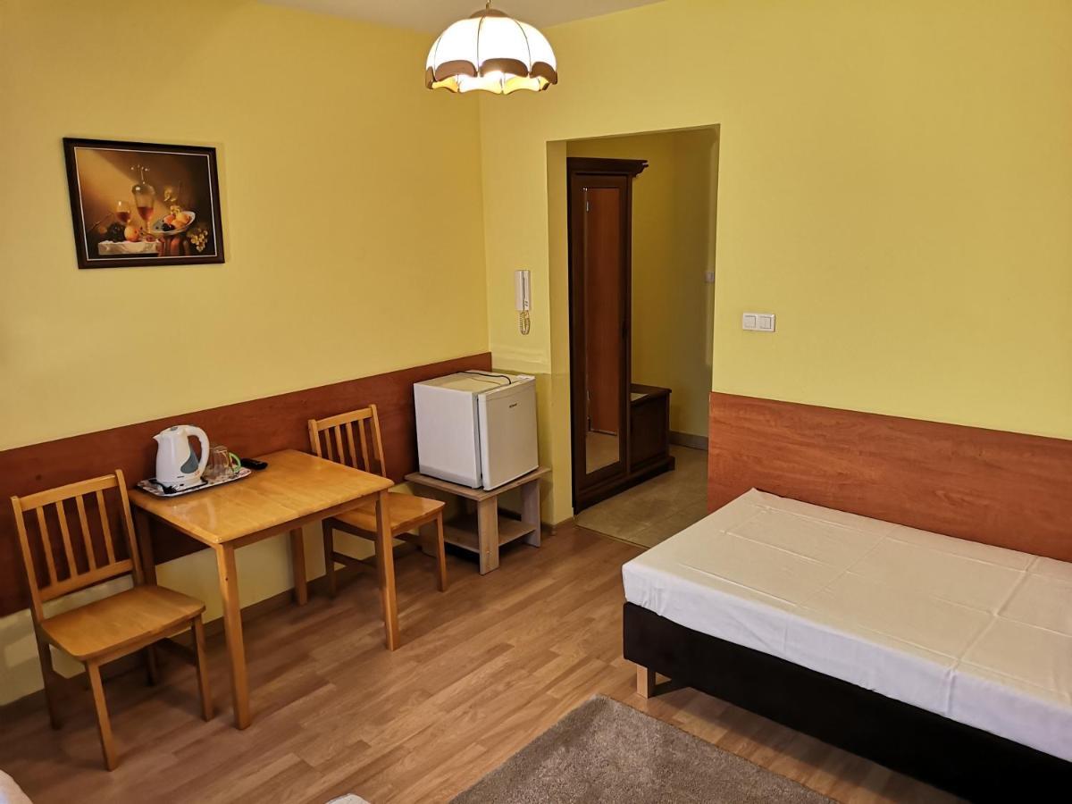 Hotel Duka Варшава Экстерьер фото