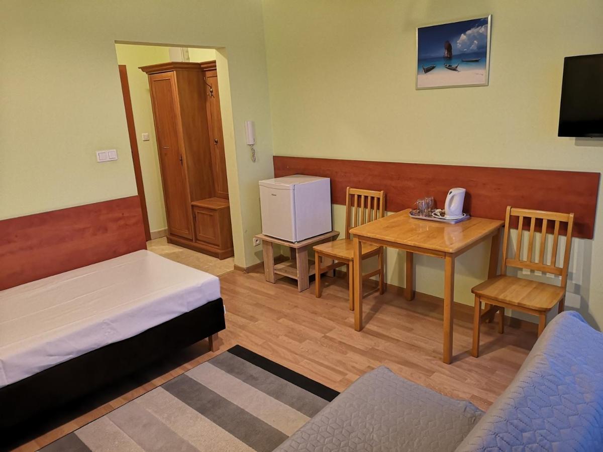 Hotel Duka Варшава Экстерьер фото
